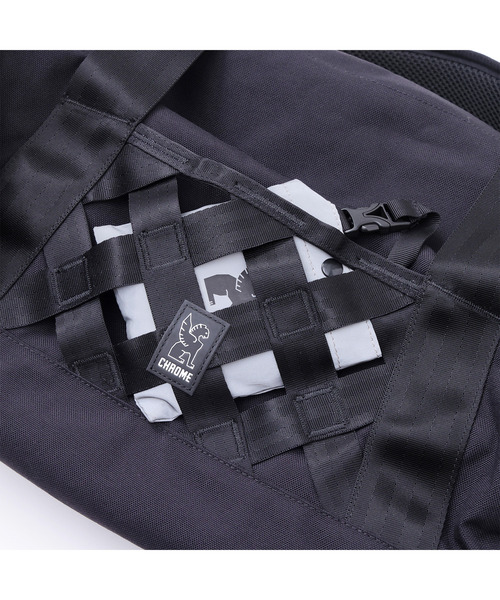 CHROME（クローム）の「［ CHROME / クローム ］BARRAGE 32L DUFFLE BLKX_BLACK X / バラージ 32L ダッフル バッグ ブラック エックス 耐水 32L バックパック仕様（ボストンバッグ・メンズ・ブラック系その他・FREE）」の12枚目の写真