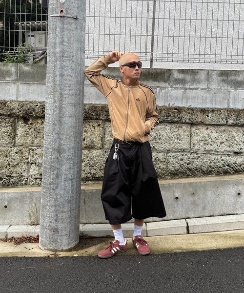 adidas（アディダス）の「【ZOZOTOWNコラボモデル】SAMBA OG サンバ / アディダスオリジナルス adidas Originals スニーカー（スニーカー・レディース・ブラウン・27.0cm/22.0cm/22.5cm/23.0cm/23.5cm/24.0cm/24.5cm/25.0cm/25.5cm/26.0cm/26.5cm/27.5cm/28.0cm/28.5cm/29.0cm/29.5cm/30.0cm）」の2枚目の写真