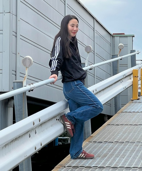 adidas（アディダス）の「【ZOZOTOWNコラボモデル】SAMBA OG サンバ / アディダスオリジナルス adidas Originals スニーカー（スニーカー・レディース・ブラウン・27.0cm/22.0cm/22.5cm/23.0cm/23.5cm/24.0cm/24.5cm/25.0cm/25.5cm/26.0cm/26.5cm/27.5cm/28.0cm/28.5cm/29.0cm/29.5cm/30.0cm）」の3枚目の写真