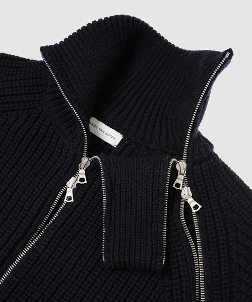 DRIES VAN NOTEN（ドリスヴァンノッテン）の「MONTY BIS 2707 M.K.SWEATER（ニット/セーター・メンズ・カーキ/ブラック/ネイビー・S/M）」の5枚目の写真