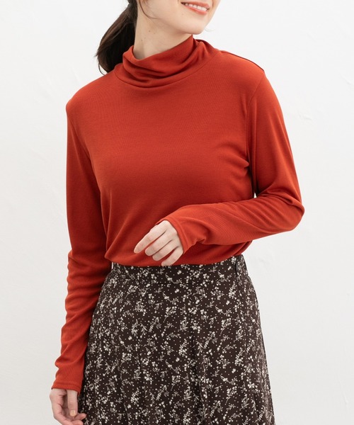 Honeys（ハニーズ）の「やわらかハイネックＴ（Tシャツ/カットソー・レディース・オレンジ/アイボリー/ダークグリーン/ブラック/パープル/ボルドー・L/S/M/LL）」の6枚目の写真