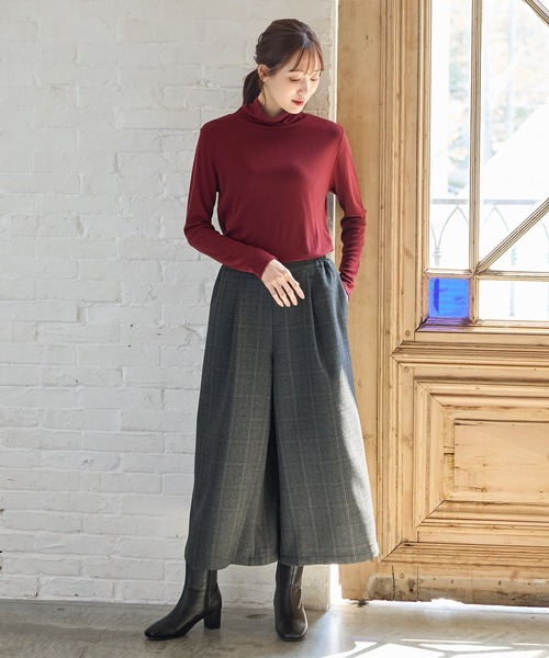 Honeys（ハニーズ）の「やわらかハイネックＴ（Tシャツ/カットソー・レディース・オレンジ/アイボリー/ダークグリーン/ブラック/パープル/ボルドー・L/S/M/LL）」の13枚目の写真