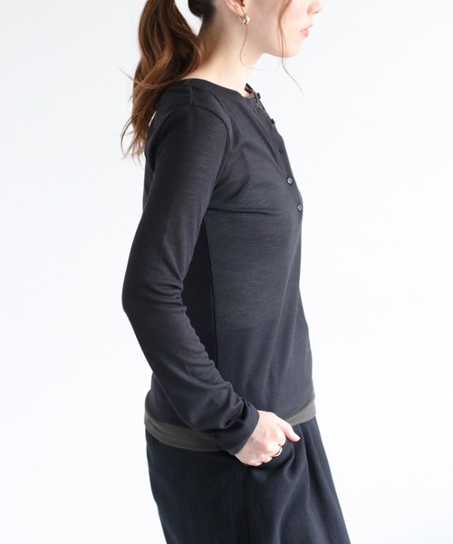 cepo(セポ)の「レイヤードヘンリーネックニット(Tシャツ/カットソー・レディース・ブラック/オフホワイト/ブラウン・M)」の22枚目の写真