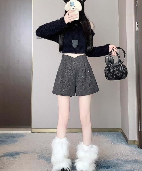 gossip!ロサンゼルス(ゴシップロサンゼルス)の「【サイズあり】キラキラアクセントウールライクヴィンテージ タック厚手シンプルショートパンツ(秋冬の韓国ファッションフェミニン定番)(その他パンツ・レディース・グレー/ブラック・M/S/L)」の12枚目の写真