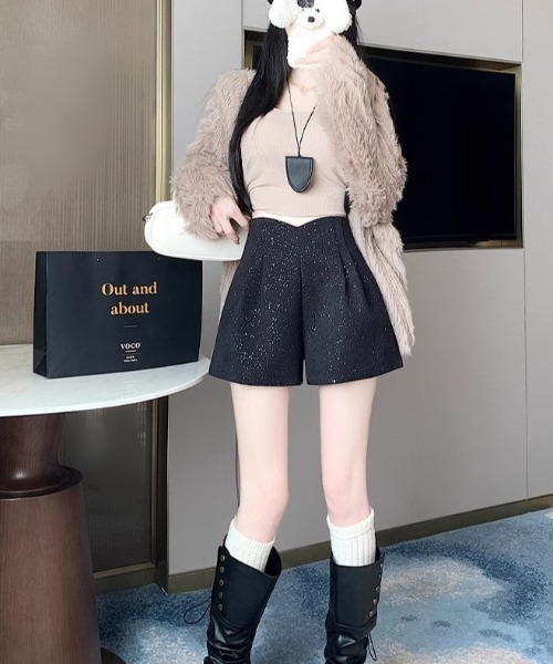 gossip!ロサンゼルス(ゴシップロサンゼルス)の「【サイズあり】キラキラアクセントウールライクヴィンテージ タック厚手シンプルショートパンツ(秋冬の韓国ファッションフェミニン定番)(その他パンツ・レディース・グレー/ブラック・M/S/L)」の14枚目の写真