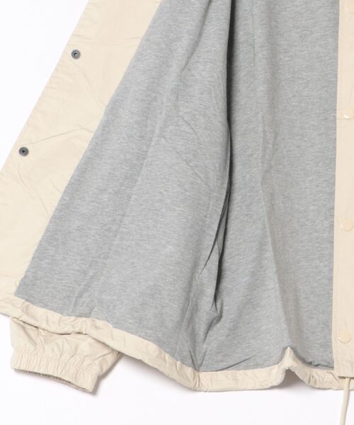 NIKE(ナイキ)の「《NIKEアパレル》クラブ コーチ ジャケット(その他アウター・メンズ・ブラック/ライトカーキ・L/S/M/XL)」の4枚目の写真