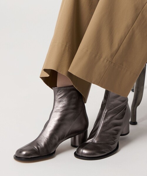 ODETTE E ODILE(オデットエオディール)の「ソフトタッチ ショートブーツ50↑(ブーツ・レディース・ブラック/ダークブラウン/シルバー・24cm/22.5cm/25cm/24.5cm/23cm/22cm/23.5cm)」の4枚目の写真