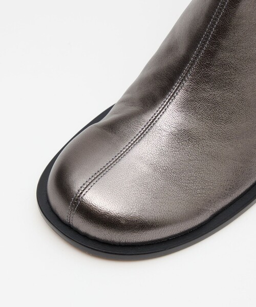 ODETTE E ODILE(オデットエオディール)の「ソフトタッチ ショートブーツ50↑(ブーツ・レディース・ブラック/ダークブラウン/シルバー・24cm/22.5cm/25cm/24.5cm/23cm/22cm/23.5cm)」の8枚目の写真