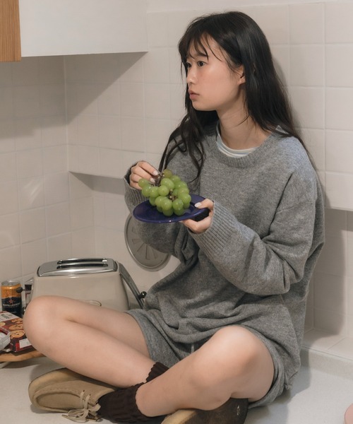 HEILIS(ヘイリス)の「オーバーサイズクルーネックニットトップス/ブラック グレー ベージュ メランジ 韓国 ニットセットアップ セットアップ対応 ノームコア 長袖 オーバーサイズ 秋服 冬服 ニット トップス ノームコア シンプル カジュアル(ニット/セーター・レディース・ブラック/ベージュ/グレー・FREE)」の9枚目の写真