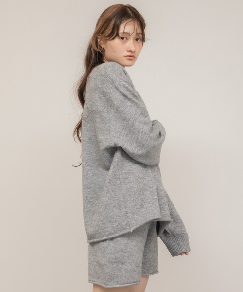 HEILIS(ヘイリス)の「オーバーサイズクルーネックニットトップス/ブラック グレー ベージュ メランジ 韓国 ニットセットアップ セットアップ対応 ノームコア 長袖 オーバーサイズ 秋服 冬服 ニット トップス ノームコア シンプル カジュアル(ニット/セーター・レディース・ブラック/ベージュ/グレー・FREE)」の13枚目の写真