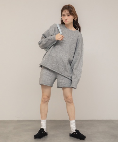 HEILIS(ヘイリス)の「オーバーサイズクルーネックニットトップス/ブラック グレー ベージュ メランジ 韓国 ニットセットアップ セットアップ対応 ノームコア 長袖 オーバーサイズ 秋服 冬服 ニット トップス ノームコア シンプル カジュアル(ニット/セーター・レディース・ブラック/ベージュ/グレー・FREE)」の14枚目の写真