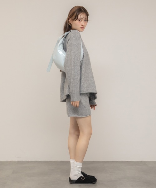 HEILIS(ヘイリス)の「オーバーサイズクルーネックニットトップス/ブラック グレー ベージュ メランジ 韓国 ニットセットアップ セットアップ対応 ノームコア 長袖 オーバーサイズ 秋服 冬服 ニット トップス ノームコア シンプル カジュアル(ニット/セーター・レディース・ブラック/ベージュ/グレー・FREE)」の15枚目の写真