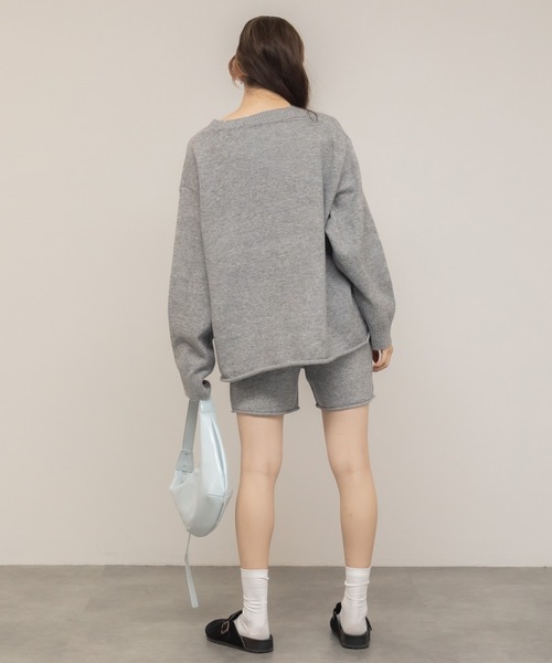 HEILIS(ヘイリス)の「オーバーサイズクルーネックニットトップス/ブラック グレー ベージュ メランジ 韓国 ニットセットアップ セットアップ対応 ノームコア 長袖 オーバーサイズ 秋服 冬服 ニット トップス ノームコア シンプル カジュアル(ニット/セーター・レディース・ブラック/ベージュ/グレー・FREE)」の16枚目の写真
