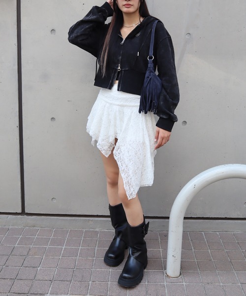 ROGER AND RAW(ロジャーアンドロウ)の「プレート付きピグメントショート丈ジップパーカー(パーカー・レディース・ブラック/スミクロ・FREE)」の18枚目の写真