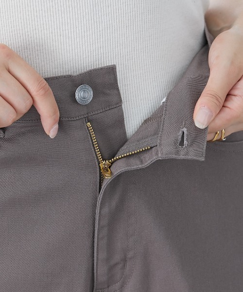 slattgir(スラットジール)の「高身長 綿混ワイドシルエットチノパンツ 丈長め・トールサイズ(チノパンツ・レディース・ブラック/ダークグリーン/モカ・TLL/T3L/T4L/T5L/TM/TL)」の19枚目の写真