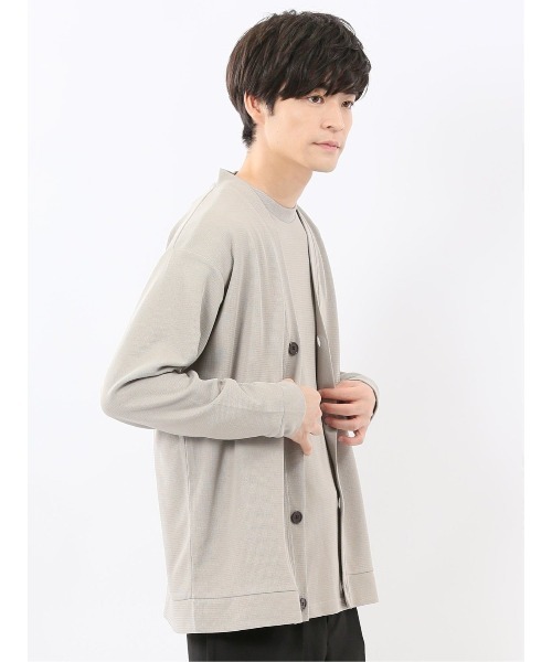 m.f.editorial（エムエフエディトリアル）の「【 ストレッチ Vネック】m.f.エディトリアル メンズ ワッフル 長袖カーディガン（カーディガン/ボレロ・メンズ・ベージュ/ブラック・MEDIUM/LARGE/X-LARGE）」の17枚目の写真