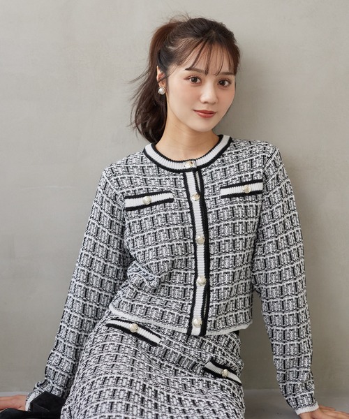 tocco closet(トッコ クローゼット)の「ゴールド釦ツイード風ニットカーディガン(ニット/セーター・レディース・グレー/ブラック/ピンク・M)」の8枚目の写真