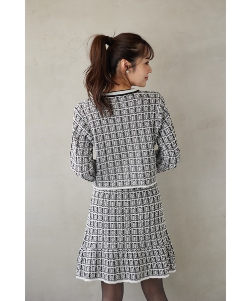 tocco closet(トッコ クローゼット)の「ゴールド釦ツイード風ニットカーディガン(ニット/セーター・レディース・グレー/ブラック/ピンク・M)」の7枚目の写真
