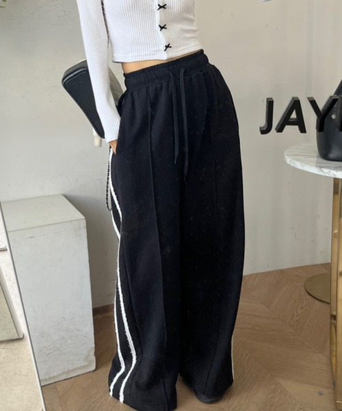Doula Doula（ドゥーラドゥーラ）の「サイドライン入りワイドスウェットパンツ（その他パンツ・レディース・ブラック/グレー/ベージュ・FREE）」の2枚目の写真
