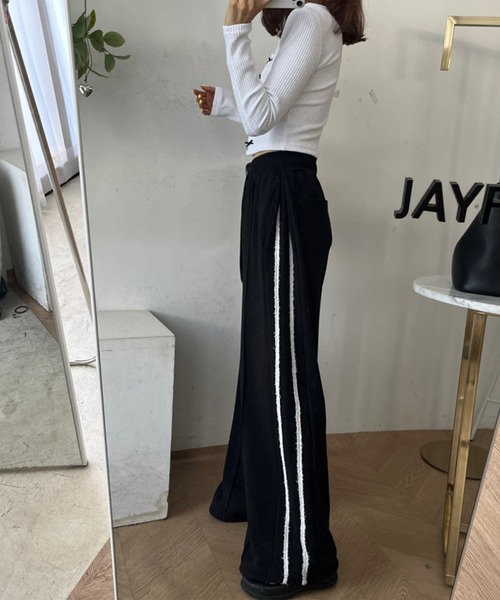 Doula Doula（ドゥーラドゥーラ）の「サイドライン入りワイドスウェットパンツ（その他パンツ・レディース・ブラック/グレー/ベージュ・FREE）」の5枚目の写真