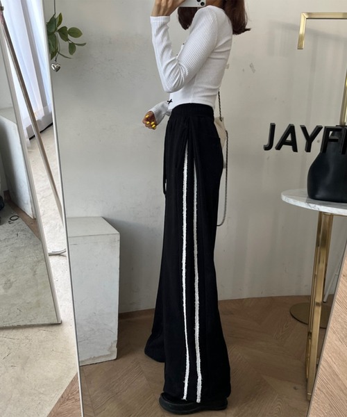 Doula Doula（ドゥーラドゥーラ）の「サイドライン入りワイドスウェットパンツ（その他パンツ・レディース・ブラック/グレー/ベージュ・FREE）」の7枚目の写真