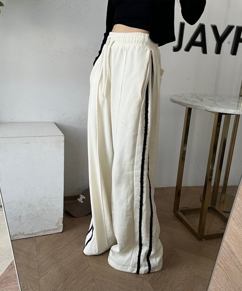 Doula Doula（ドゥーラドゥーラ）の「サイドライン入りワイドスウェットパンツ（その他パンツ・レディース・ブラック/グレー/ベージュ・FREE）」の15枚目の写真