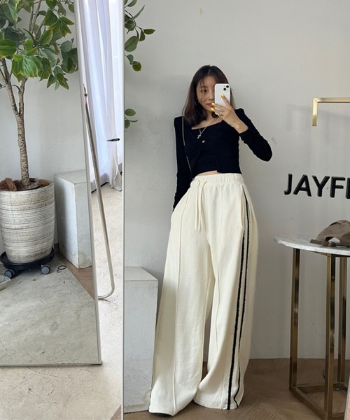 Doula Doula（ドゥーラドゥーラ）の「サイドライン入りワイドスウェットパンツ（その他パンツ・レディース・ブラック/グレー/ベージュ・FREE）」の19枚目の写真