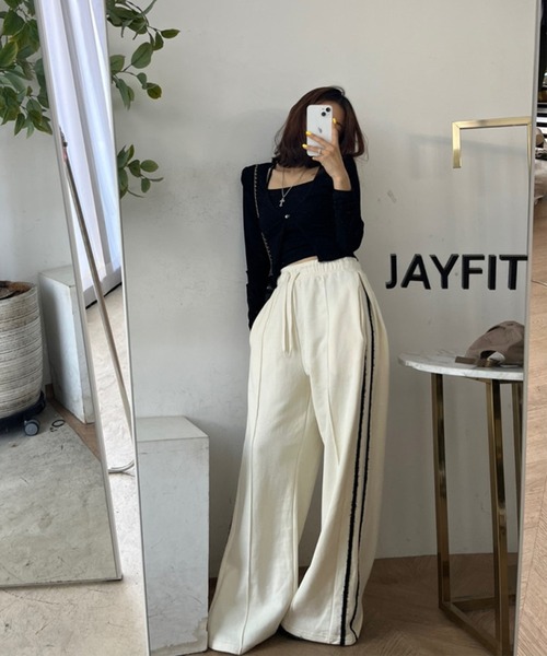 Doula Doula（ドゥーラドゥーラ）の「サイドライン入りワイドスウェットパンツ（その他パンツ・レディース・ブラック/グレー/ベージュ・FREE）」の22枚目の写真