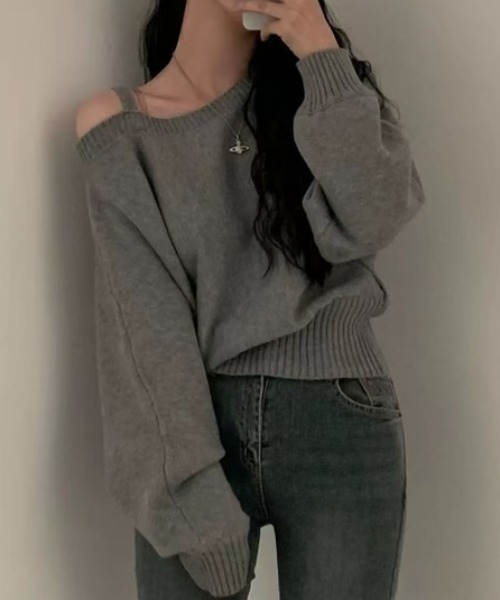 Ada.(エイダ)の「【Mellfy】ワンショルダー ふんわり ニットトップス(ニット/セーター・レディース・ネイビー/アイボリー/グレー・FREE)」の5枚目の写真