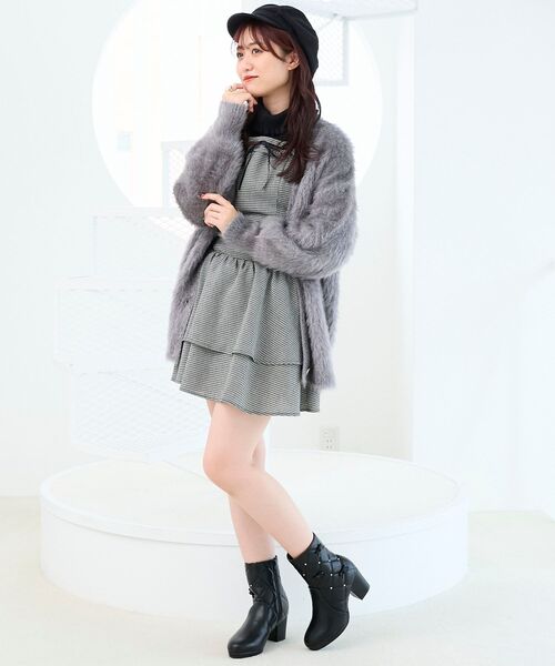 MAJESTIC LEGON（マジェスティックレゴン）の「キルティングビジューリボンブーツ（ブーツ・レディース・アイボリー/ブラック/グレイッシュベージュ・SMALL/MEDIUM/LARGE/X-LARGE）」の13枚目の写真