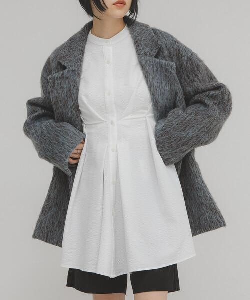 KBF(ケイビーエフ)の「ウエストタックロングシャツ(シャツ/ブラウス・レディース・グリーン系その他/オフホワイト/チャコールグレー・ONE)」の2枚目の写真