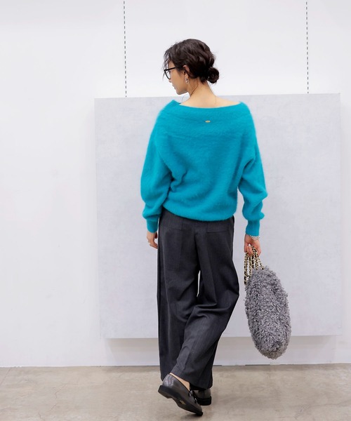 Jines（ジネス）の「フォックスカシミヤ オフショルダープルオーバー（ニット/セーター・レディース・ブルー/アイボリー/ワイン/ピンク・38）」の10枚目の写真