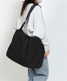SML（エスエムエル）の「BIG SILHOUETTE SHOULDER / 2way ショルダーバッグ（ショルダーバッグ）」