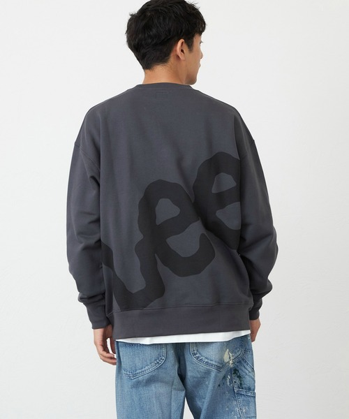 Lee(リー)の「バックビッグロゴスウェット【アウトレット店舗・WEB限定】(スウェット・メンズ・レッド/グリーン/アイボリー/チャコール・SMALL/MEDIUM/LARGE/X-LARGE)」の16枚目の写真