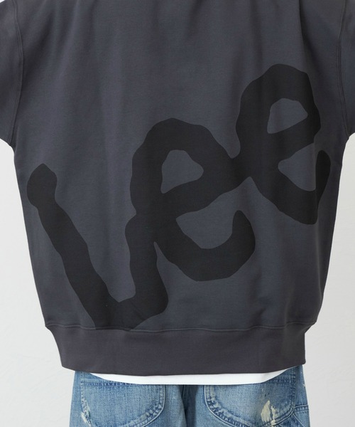 Lee(リー)の「バックビッグロゴスウェット【アウトレット店舗・WEB限定】(スウェット・メンズ・レッド/グリーン/アイボリー/チャコール・SMALL/MEDIUM/LARGE/X-LARGE)」の21枚目の写真