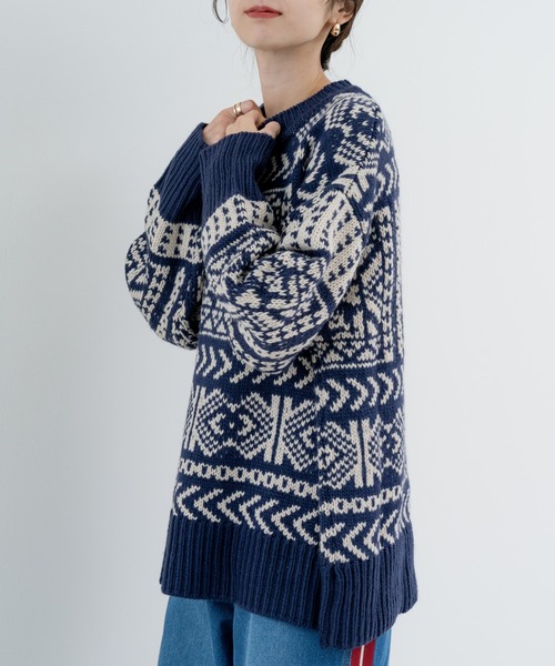 refinedworks（リファインドワークス）の「【refinedworks】存在感抜群の バンダナ柄ニット（ニット/セーター・レディース・ブラック/ネイビー・FREE）」の4枚目の写真