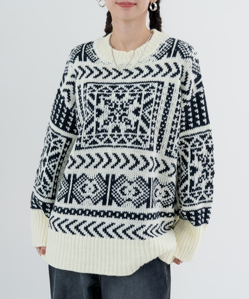 refinedworks（リファインドワークス）の「【refinedworks】存在感抜群の バンダナ柄ニット（ニット/セーター・レディース・ブラック/ネイビー・FREE）」の8枚目の写真