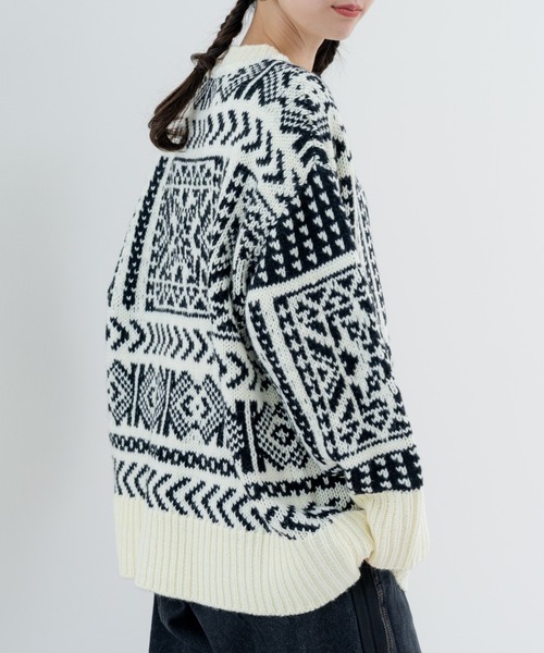 refinedworks（リファインドワークス）の「【refinedworks】存在感抜群の バンダナ柄ニット（ニット/セーター・レディース・ブラック/ネイビー・FREE）」の9枚目の写真