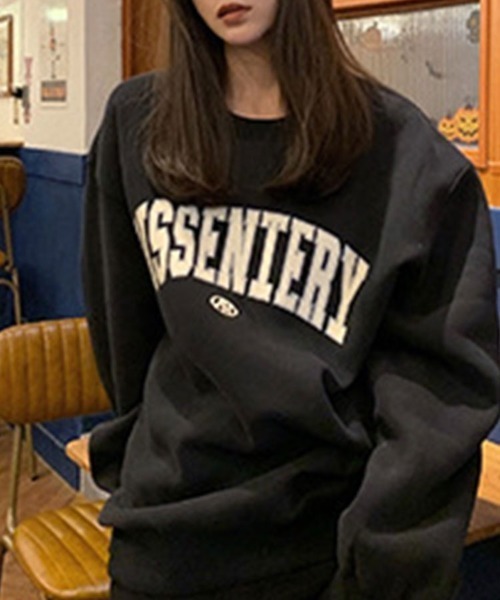 SallyLunn(サリーラン)の「カレッジロゴオーバースウェット(スウェット・レディース・ホワイト/ブラック/グレー・L/M)」の1枚目の写真