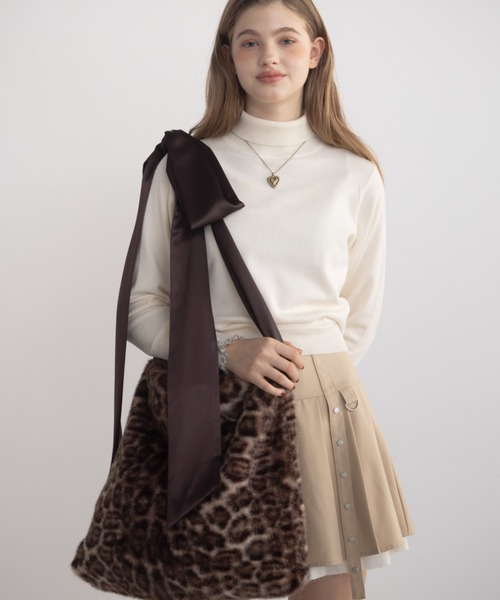 idem(イデム)の「fur big ribbon tote bag / サテンショルダーファーバッグ(ショルダーバッグ・レディース・ブラウン/グレー/アイボリー・FREE)」の15枚目の写真