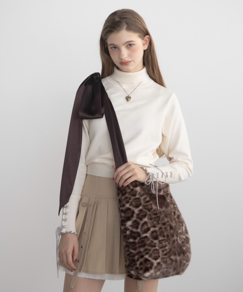 idem(イデム)の「fur big ribbon tote bag / サテンショルダーファーバッグ(ショルダーバッグ・レディース・ブラウン/グレー/アイボリー・FREE)」の16枚目の写真