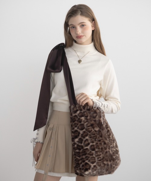 idem(イデム)の「fur big ribbon tote bag / サテンショルダーファーバッグ(ショルダーバッグ・レディース・ブラウン/グレー/アイボリー・FREE)」の18枚目の写真
