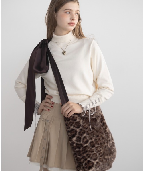 idem(イデム)の「fur big ribbon tote bag / サテンショルダーファーバッグ(ショルダーバッグ・レディース・ブラウン/グレー/アイボリー・FREE)」の19枚目の写真