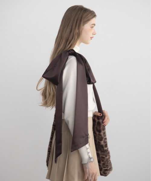 idem(イデム)の「fur big ribbon tote bag / サテンショルダーファーバッグ(ショルダーバッグ・レディース・ブラウン/グレー/アイボリー・FREE)」の22枚目の写真