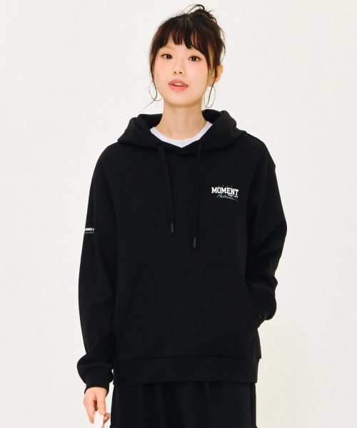 CHASECULT(チェイスカルト)の「ユニセックスエッセンシャルグラフィックフードパーカー-ブラック(スウェット・メンズ・ブラック・105/90/100/95/110)」の4枚目の写真