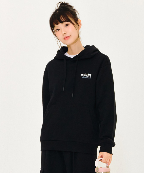 CHASECULT(チェイスカルト)の「ユニセックスエッセンシャルグラフィックフードパーカー-ブラック(スウェット・メンズ・ブラック・105/90/100/95/110)」の5枚目の写真
