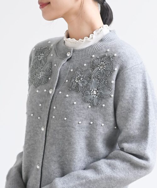 rps（アールピーエス）の「パールフラワーモチーフニットカーディガン（カーディガン/ボレロ・レディース・ブラック/アイボリー/杢グレー・フリー）」の15枚目の写真