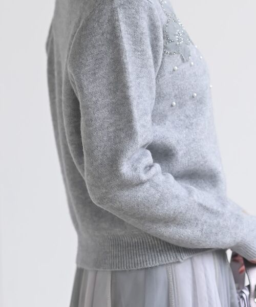 rps（アールピーエス）の「パールフラワーモチーフニットカーディガン（カーディガン/ボレロ・レディース・ブラック/アイボリー/杢グレー・フリー）」の17枚目の写真