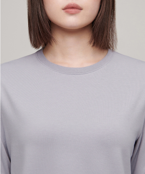 MUSINSA STANDARD WOMAN（ムシンサスタンダードウーマン）の「ウィメンズフレキシブルクルーネック長袖Tシャツ[パープルグレー]（Tシャツ/カットソー・レディース・その他・SMALL/MEDIUM/LARGE/X-LARGE/X-SMALL）」の6枚目の写真
