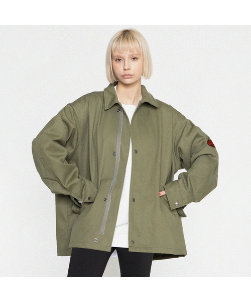 [UNISEX] HEART SMILE EMBROIDERED WHITE CLIP JACKET_KHAKI
